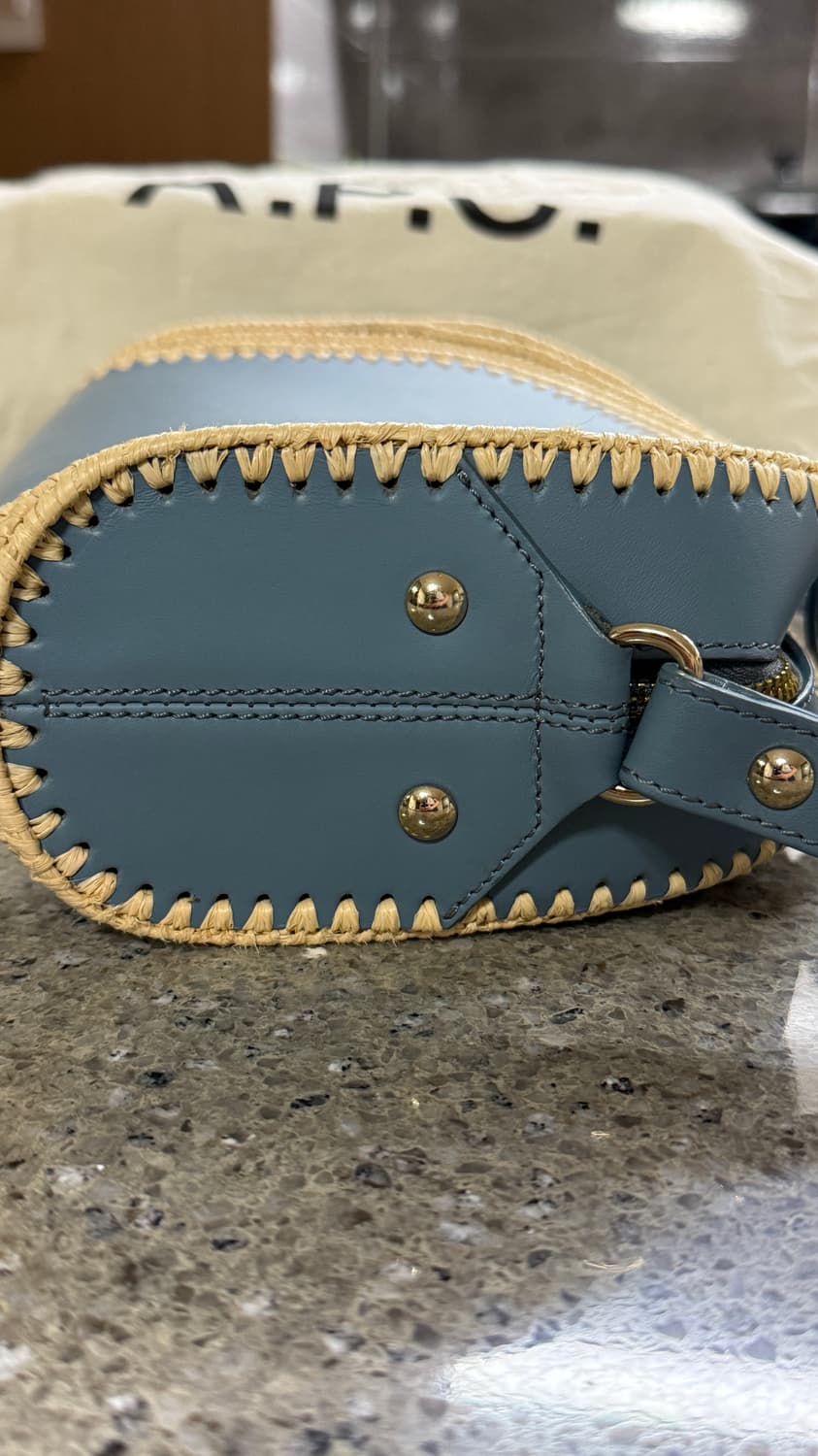 A.P.C. 아페쎄 하프문 라탄백 상품이미지3