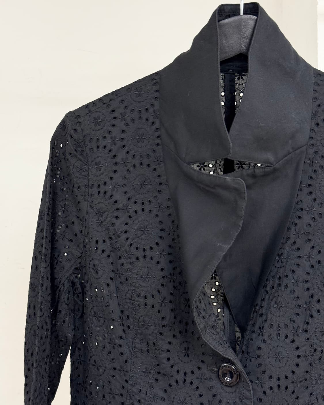 꾸레쥬 블랙 프로더리 엥글레이즈 블레이저 상품이미지3