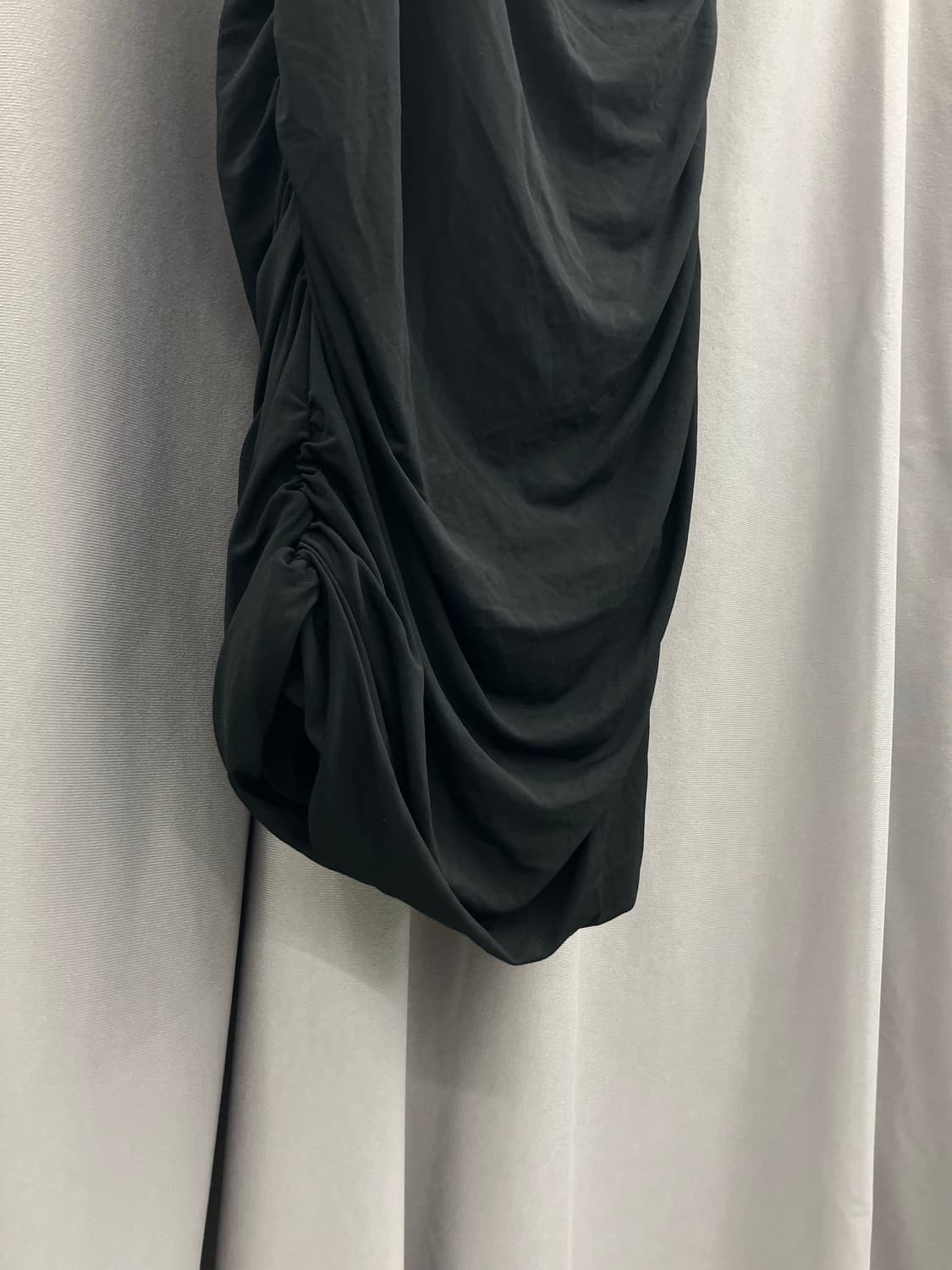 발망 블랙 드레이프 미니드레스 상품이미지5