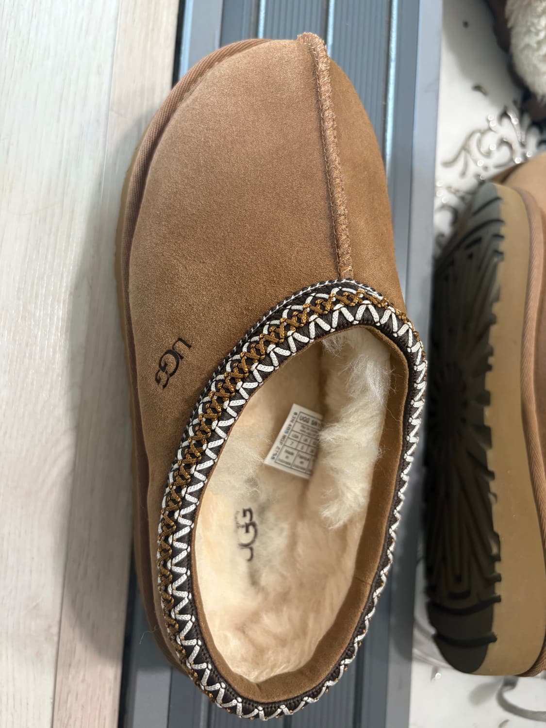 어그 타이만 스웨이드 240 상품이미지1