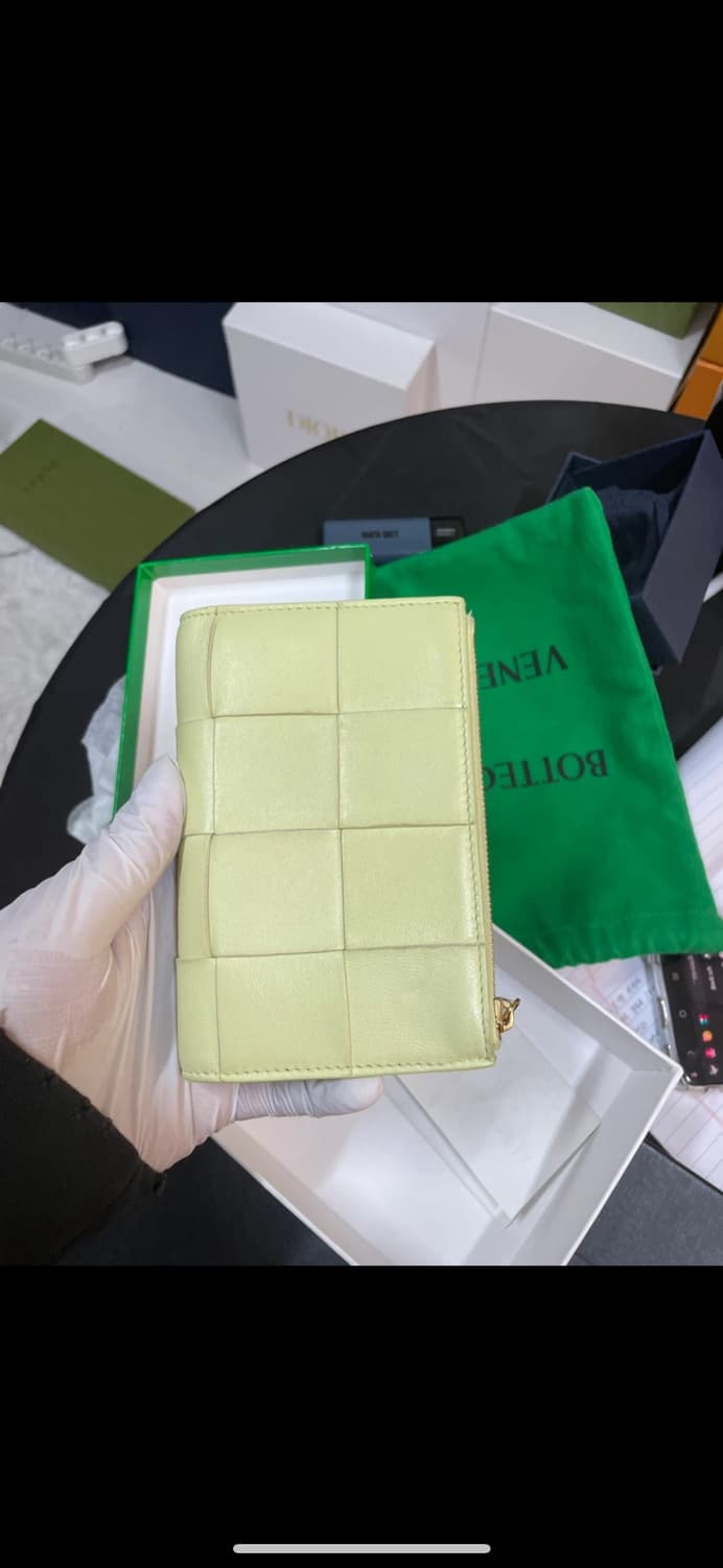 보테가 베네타 카세트 반지갑 상품이미지1