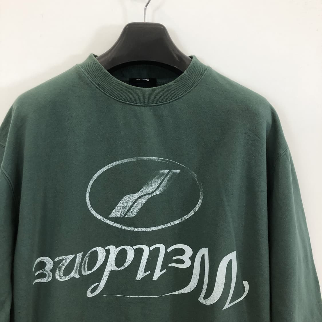 웰던 리버스드 커시브 스웻맨투맨 오버 M 상품이미지2