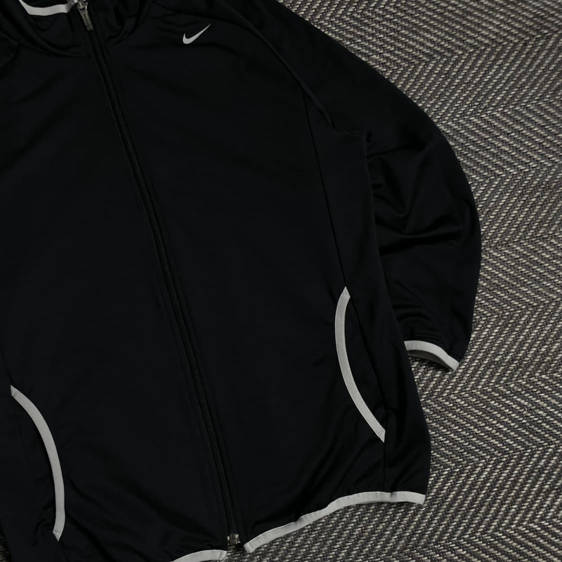 나이키 드라이핏 스우시로고 블랙 올드스쿨 트레이닝 자켓o 4801 상품이미지2