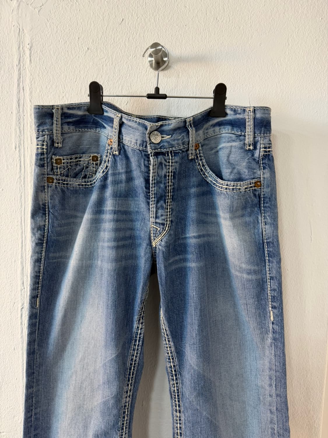 트루릴리젼 슬림 연청 데님 팬츠 상품이미지3