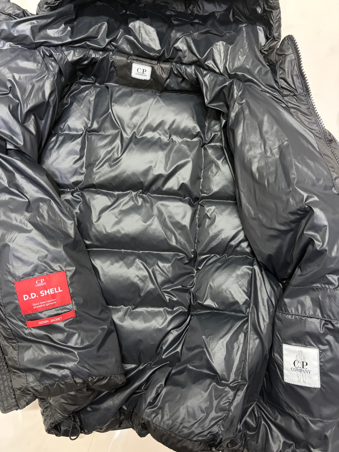 cp컴퍼니 dd쉘 후드 다운 블랙 패딩 L 상품이미지3