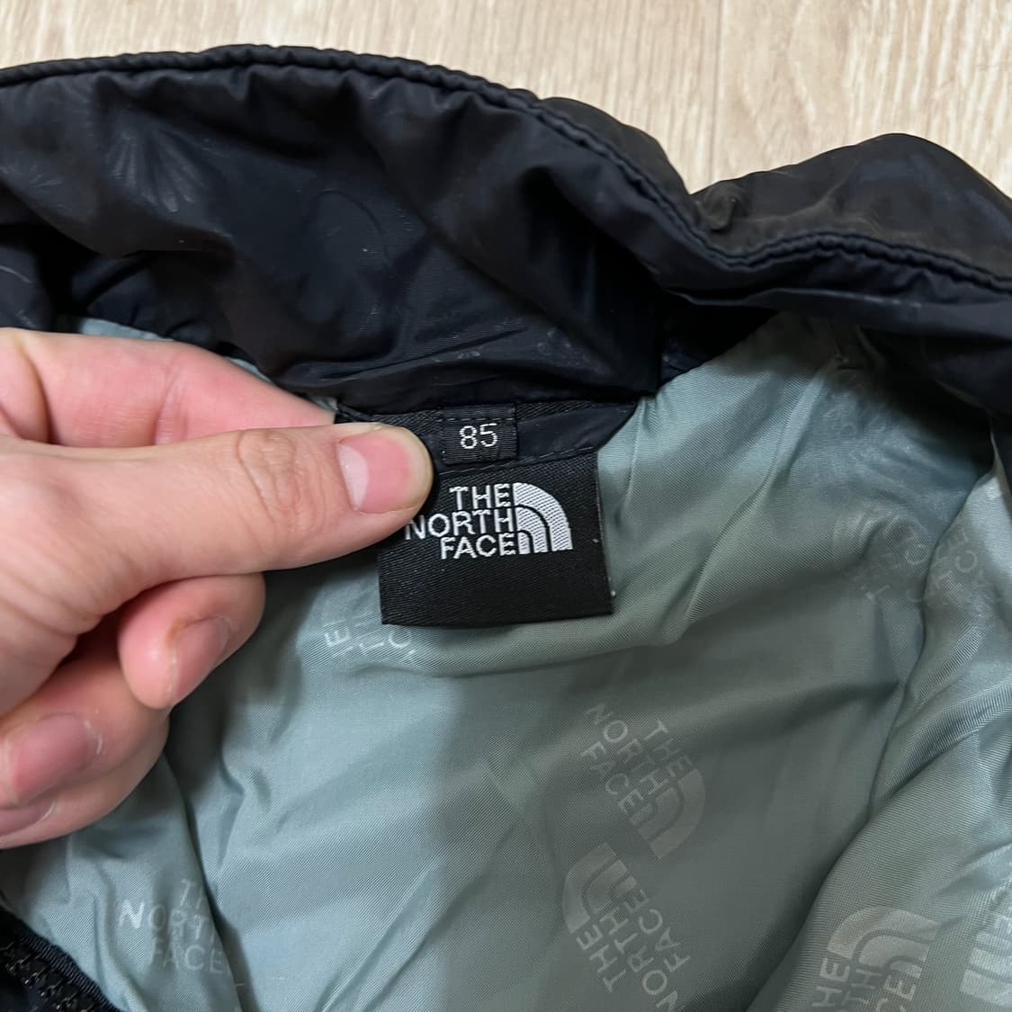 노스페이스 여성 로고 경량패딩 M/85  상품이미지5
