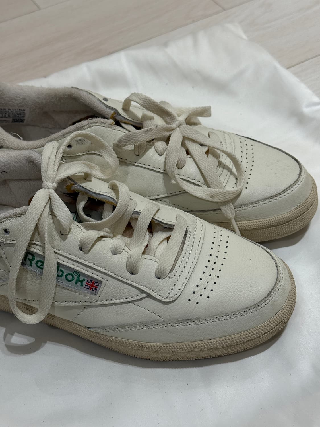 ‼️이사 처분합니다 (1-2회 착용) 리복 클럽 빈티지 레트로 스니커즈  상품이미지1