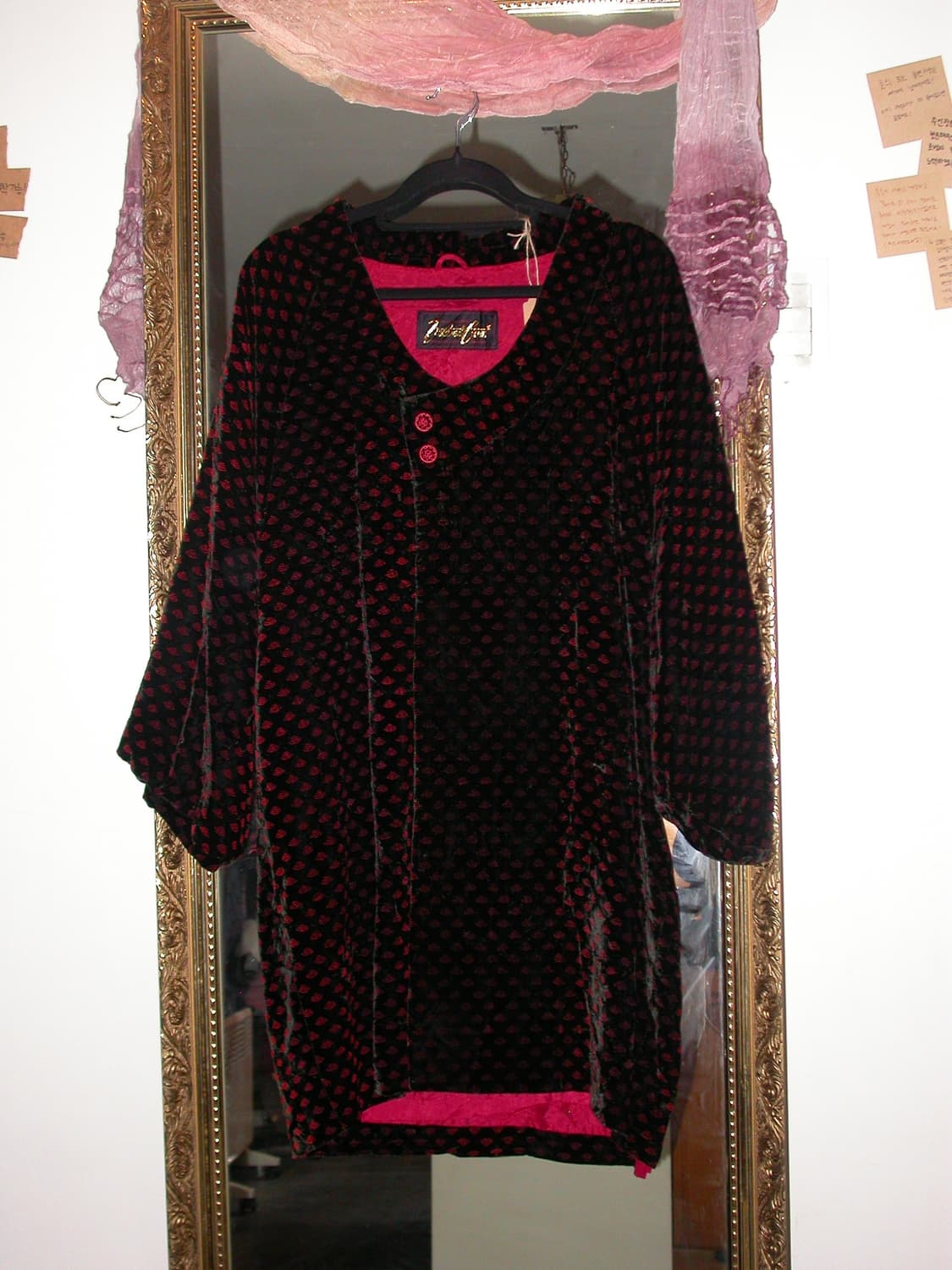 Vintage black & red velvet pattern top 상품이미지1