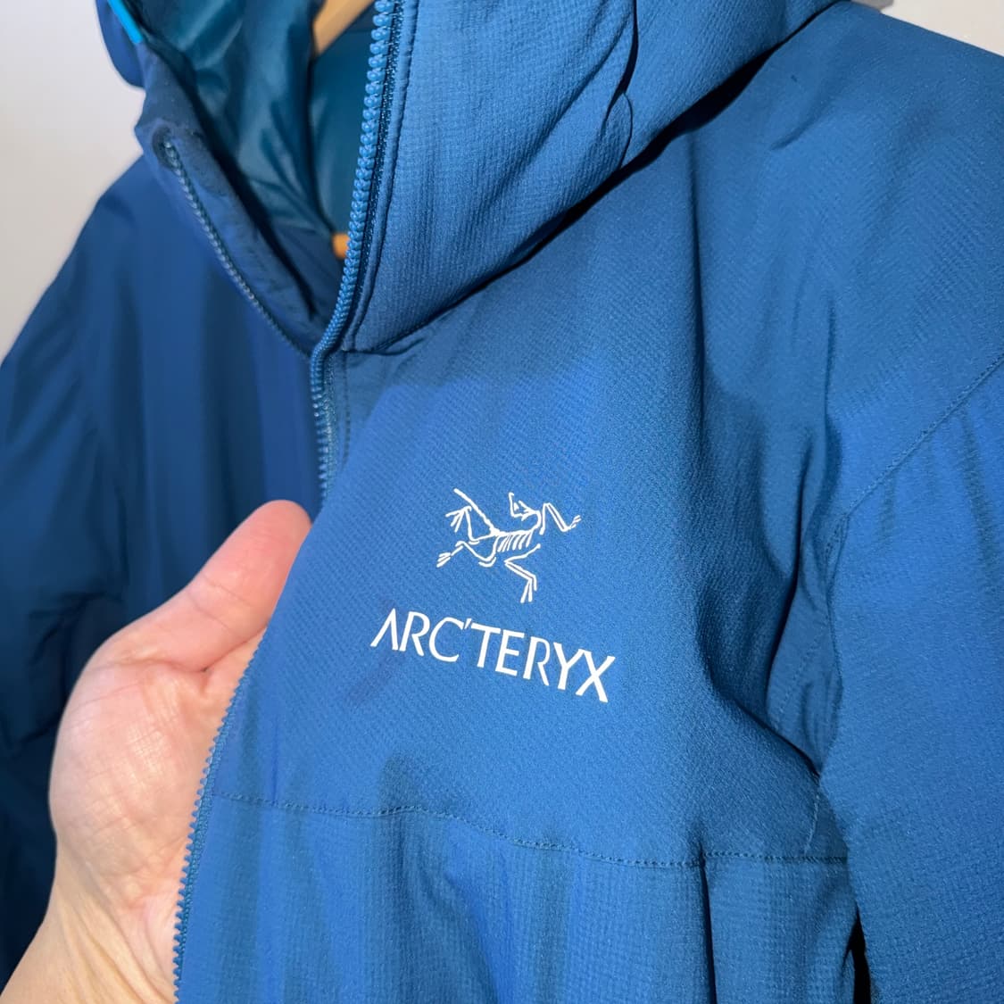 아크테릭스 아톰 후디 블루 M (남성 100-슬림105) 상품이미지10