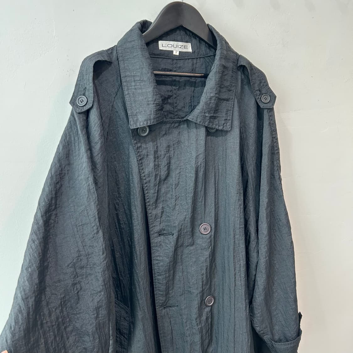 블랙 나일론 더블 오버 코트 상품이미지2