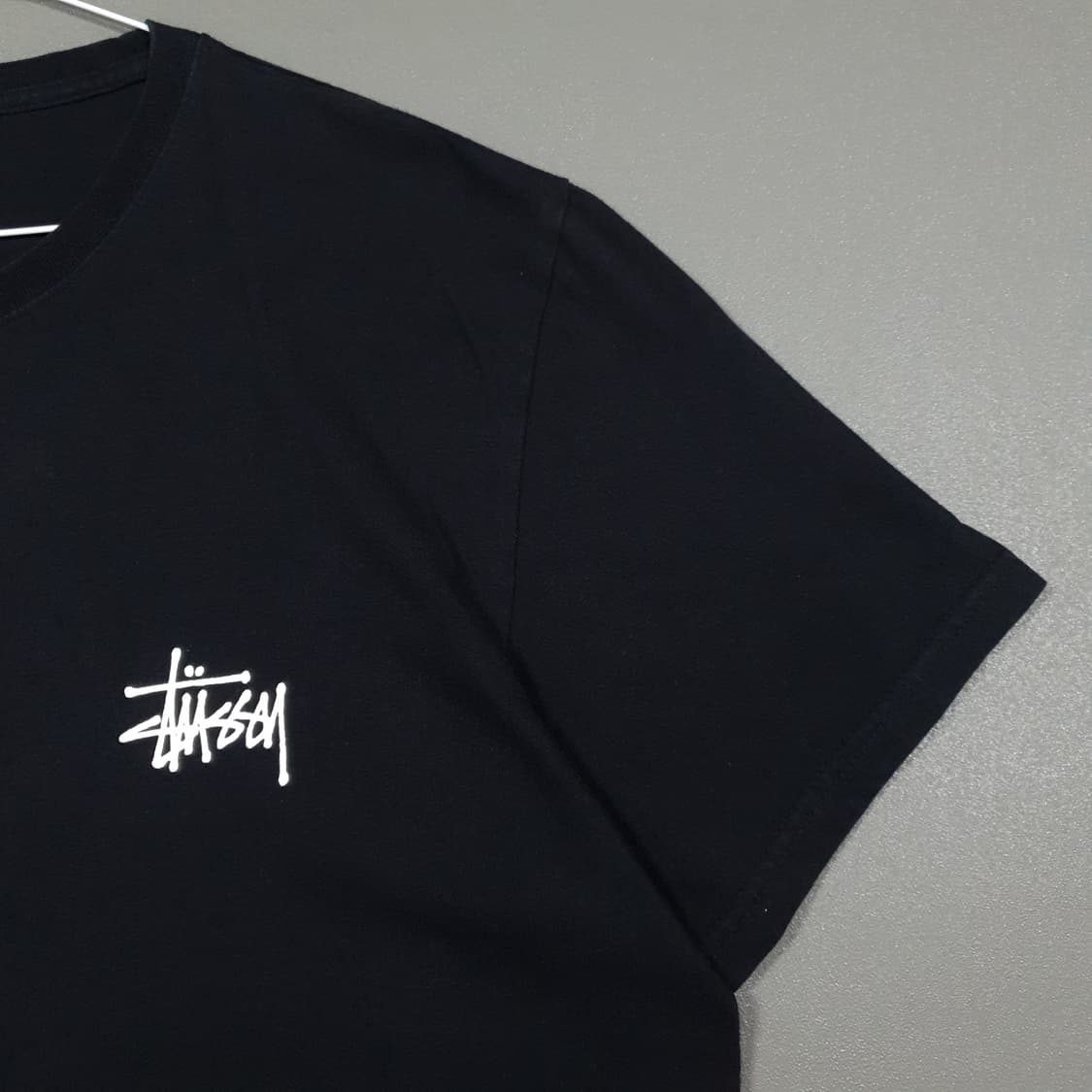 정품 L (100) 스투시 후면 빅로고 베이직 크루넥 반팔 티셔츠 블랙 상품이미지4