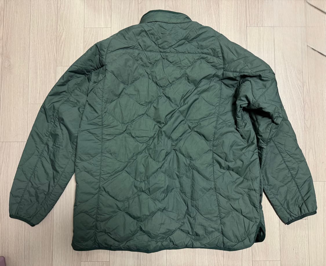 유니클로x화이트 마운티니어링 리사이클 하이브리드 다운 자켓 올리브 XL 상품이미지4