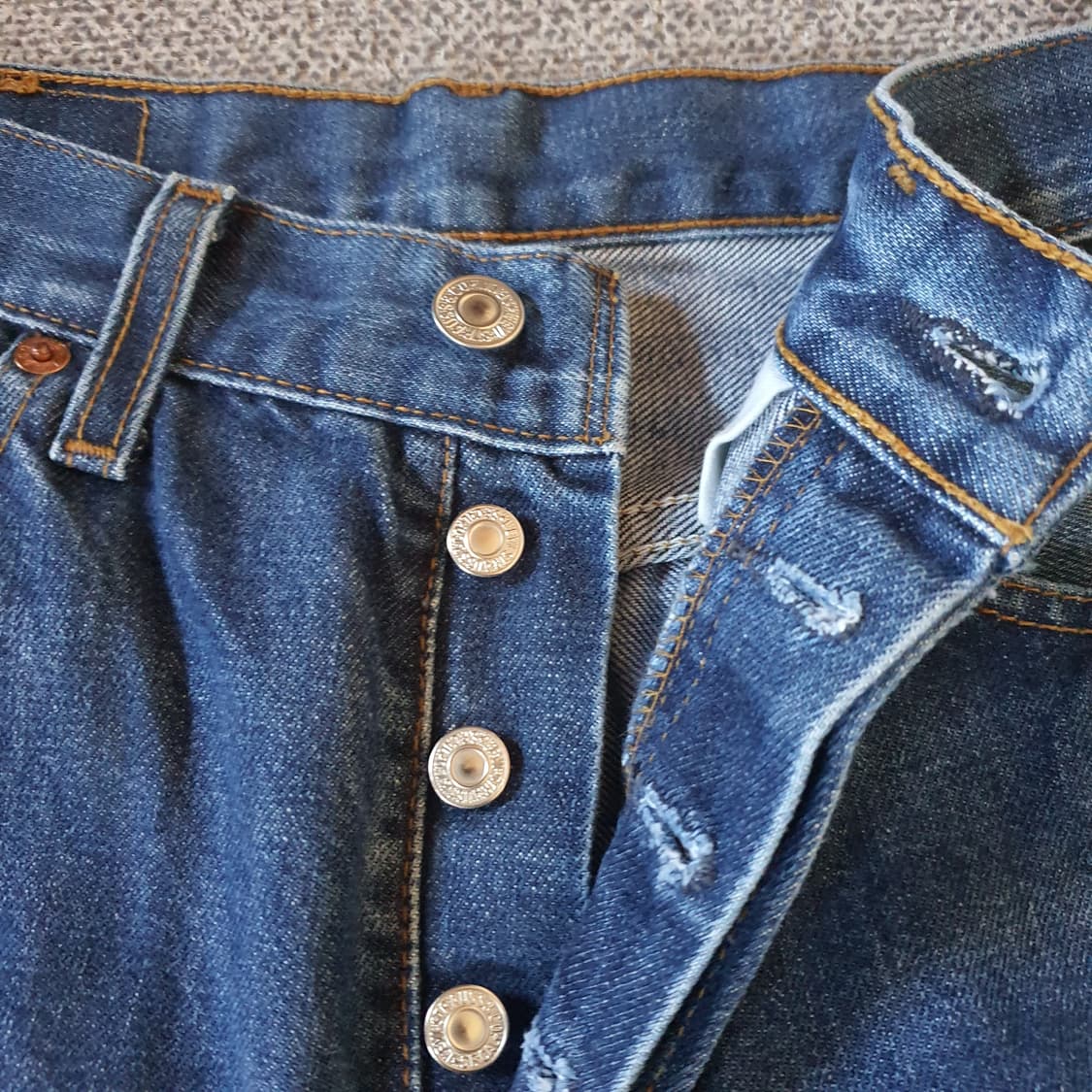 00s유럽 리바이스501 데님 팬츠 no.18 상품이미지4