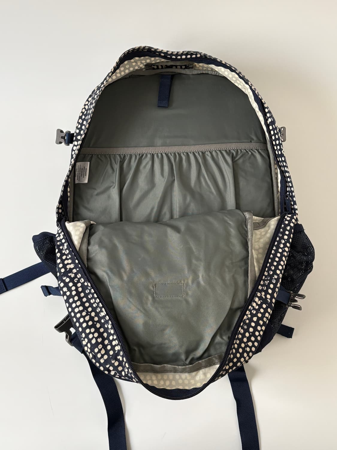Single Shot Backpack 20L (Navy Dot) 상품이미지7