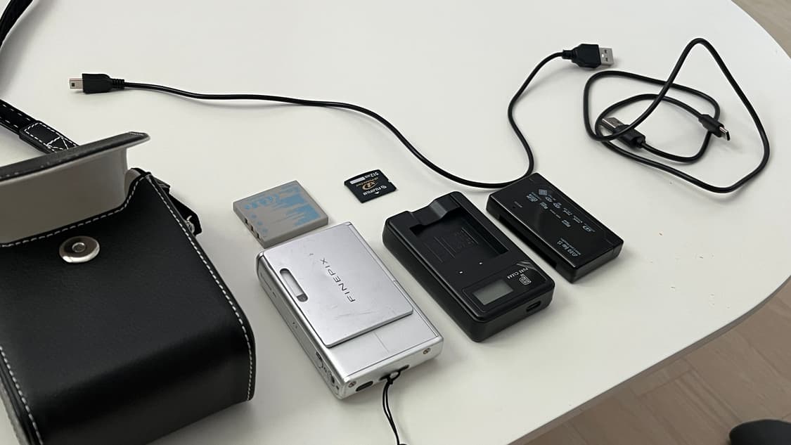 빈티지디카 후지필름 파인픽스 z3 (르세라핌 사쿠라 디카) 판매 상품이미지3