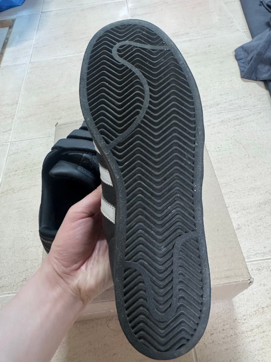 (W) 아디다스 슈퍼스타 CF 코어 블랙 클라우드 화이트 (벨크로)265 상품이미지4