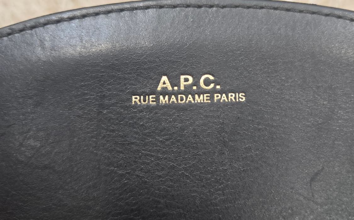 A.P.C 하픙순 블랙크로스 상품이미지5