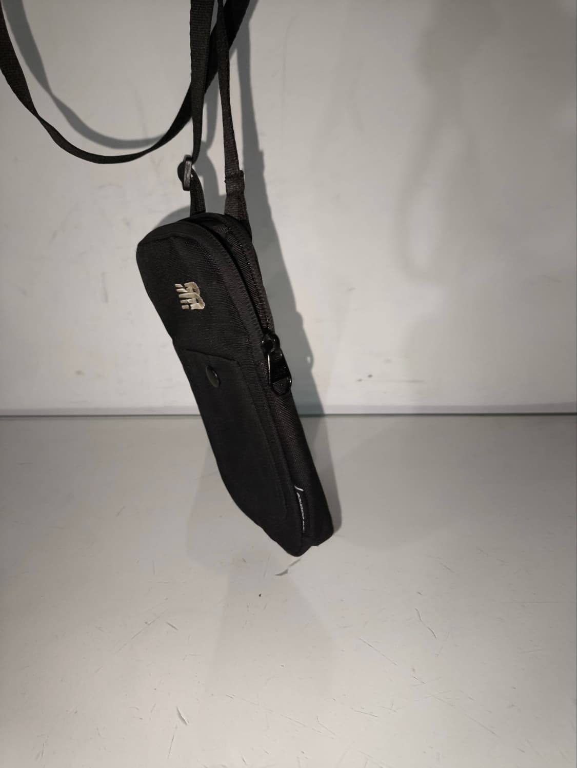 뉴발란스 핸드폰 미니크로스백 상품이미지3