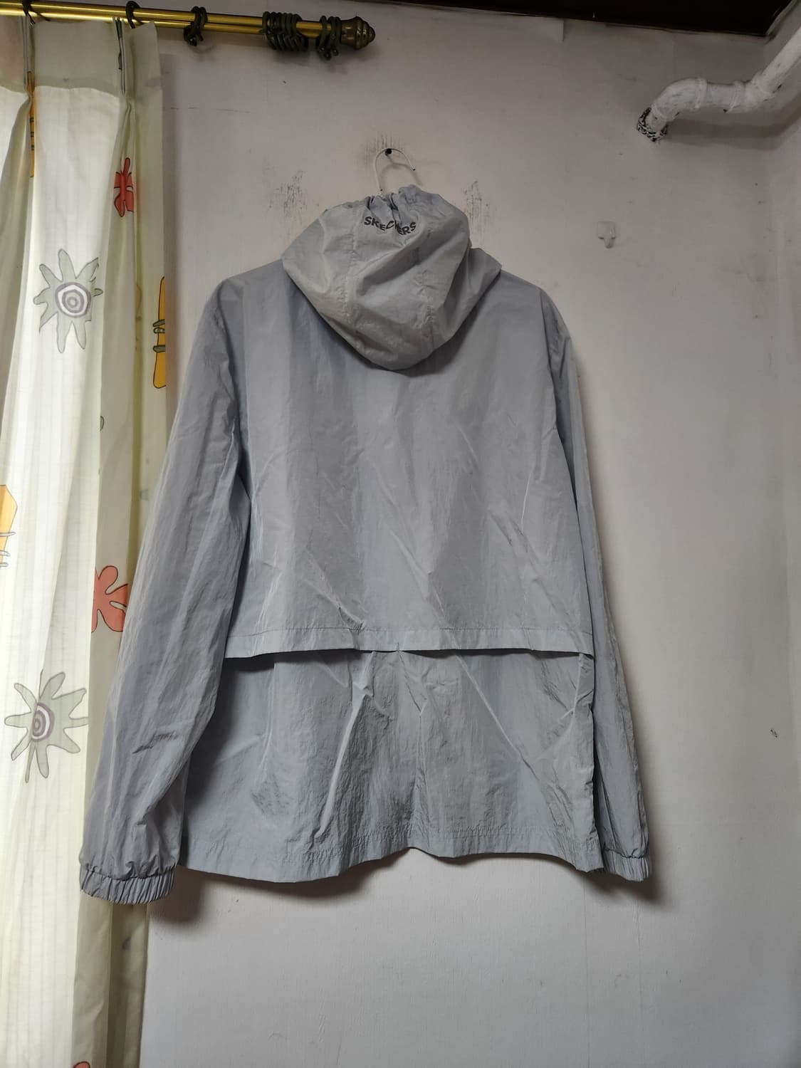 스케쳐스 바람막이 후드 자켓 그레이100 상품이미지2