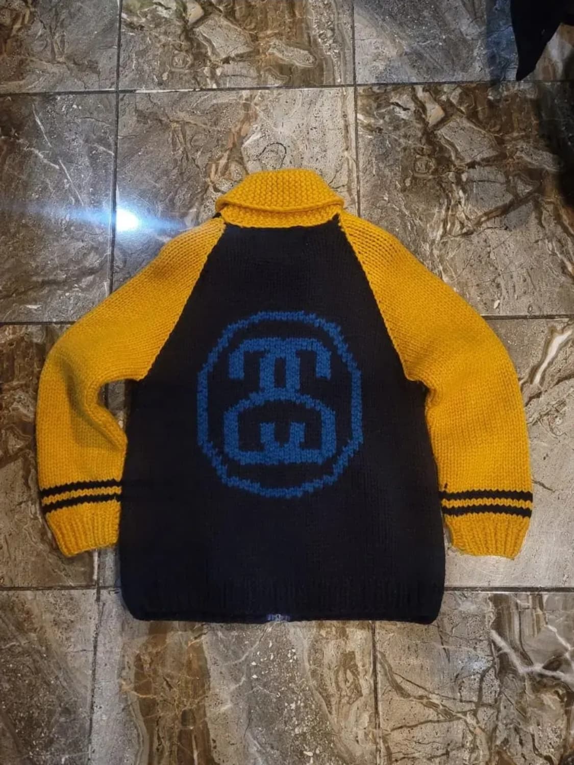 스투시 X 캐나디안 스웨터 컴퍼니 샤넬로고 코위찬 상품이미지1