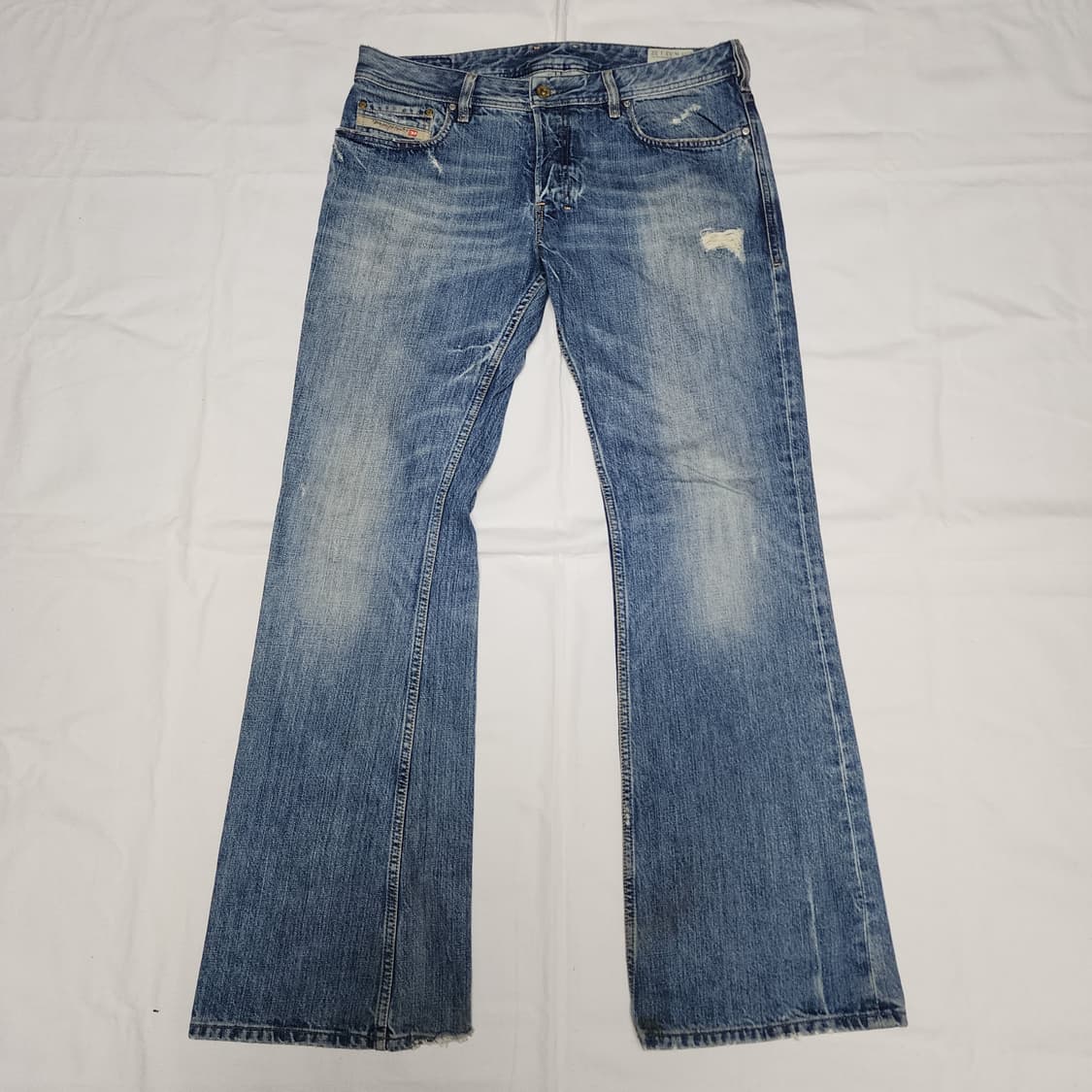 DIESEL ZATHAN 워시드 빈티지 연청 데님팬츠 상품이미지3