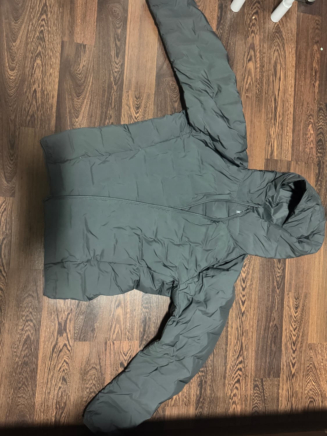 유니클러 퍼프테크 그레이 L 팝니다 상품이미지1