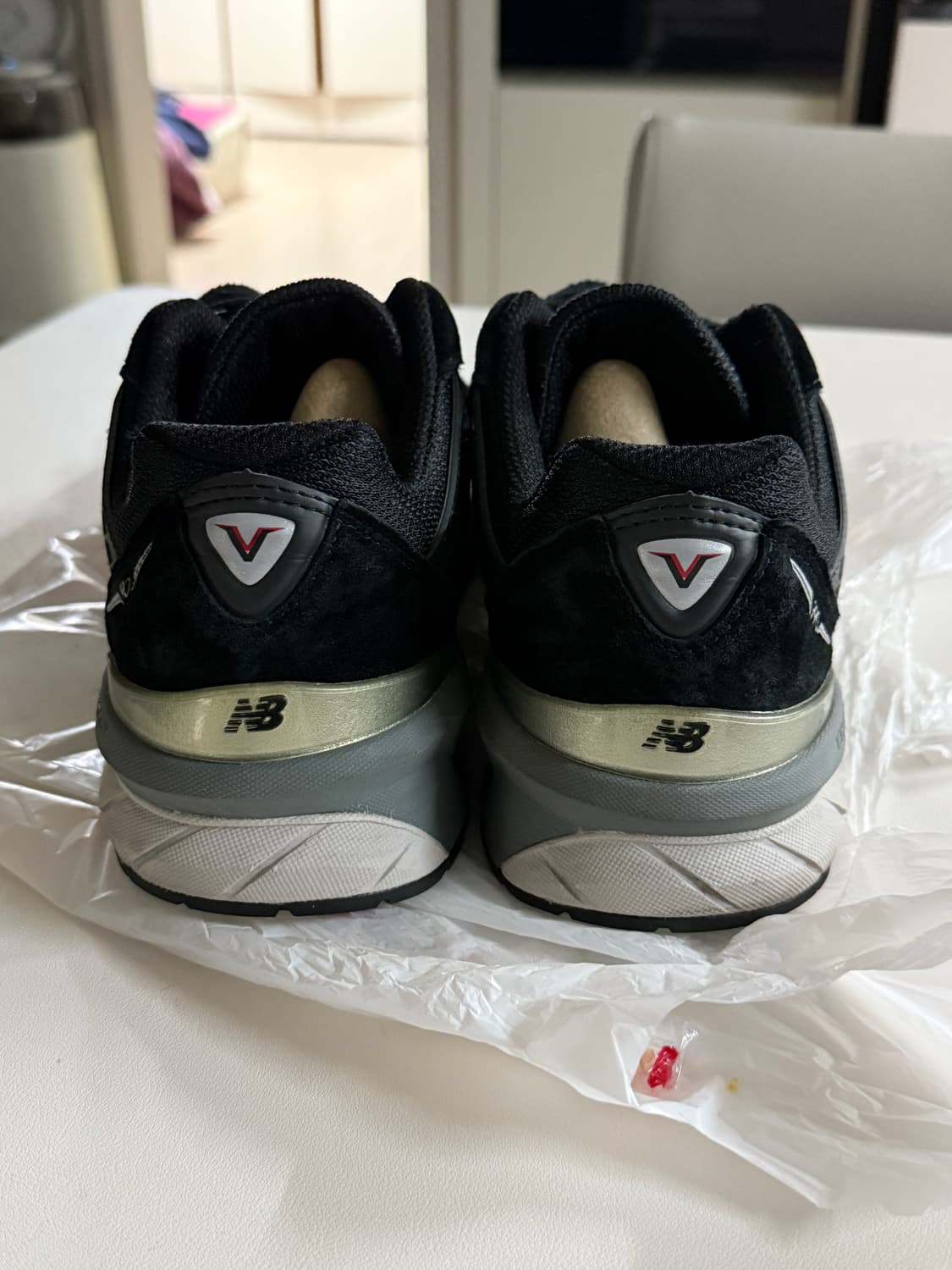 뉴발란스 990v5 블랙 275 상품이미지4