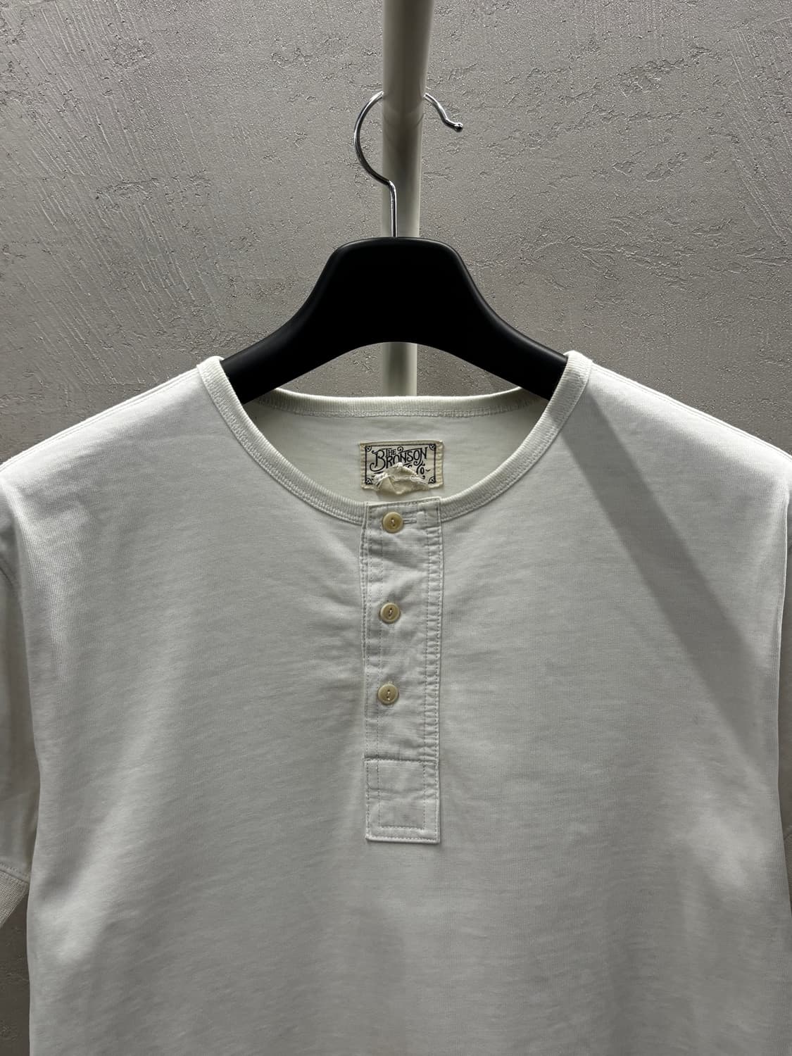 브론슨 헨리넥 반팔 티셔츠 L 상품이미지3