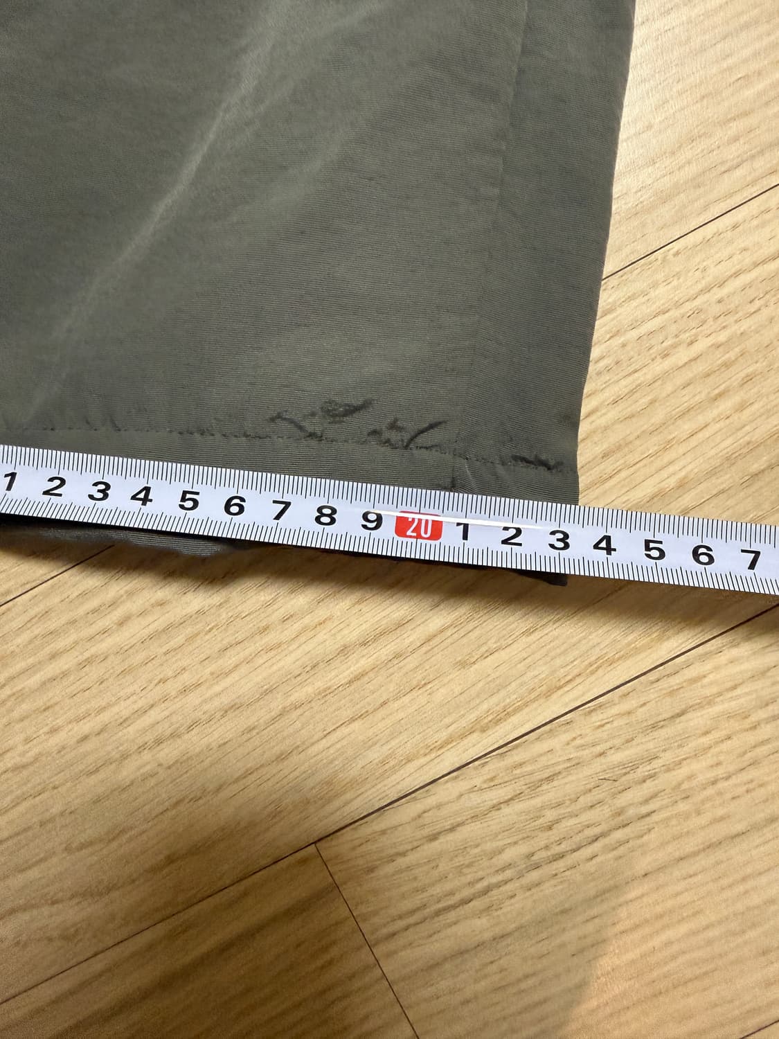 32,M) 29,000원 유니클로 빈티지 사이드 라인 스트링 팬츠 카키 상품이미지3