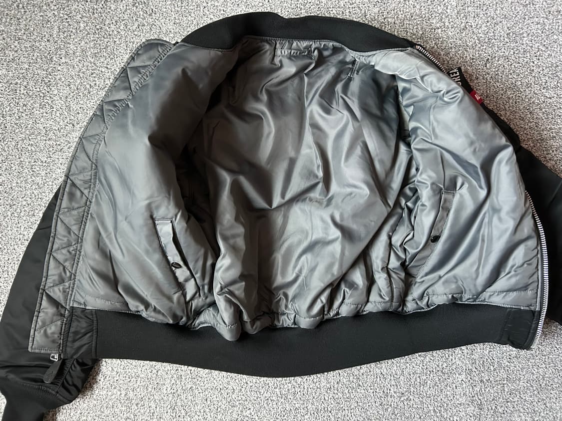 [상태최상] 알파인더스트리 MA-1 블랙 M / 건메탈 라이닝 상품이미지10