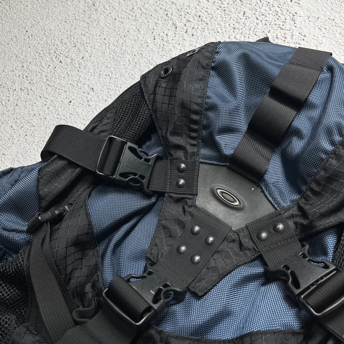 Vintage 00s Oakley Icon Backpack 2.0 상품이미지3