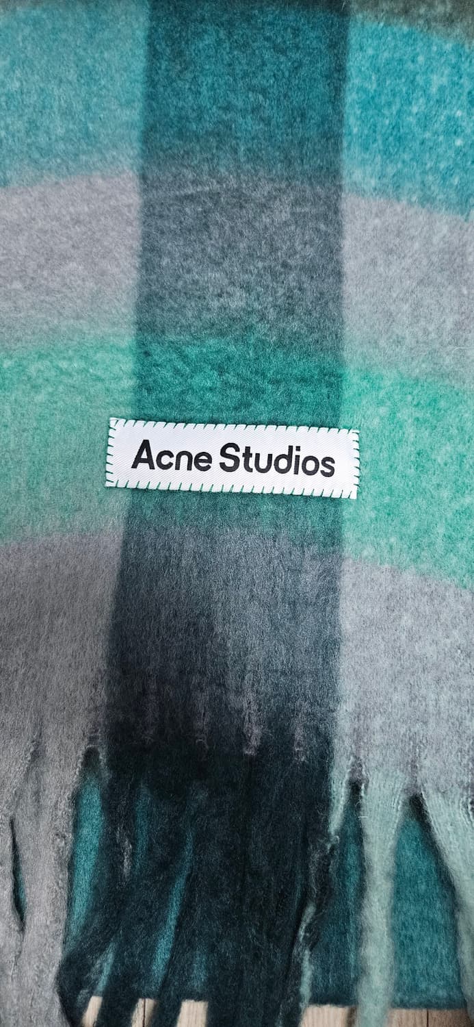 아크네 모헤어 머플러 상품이미지2