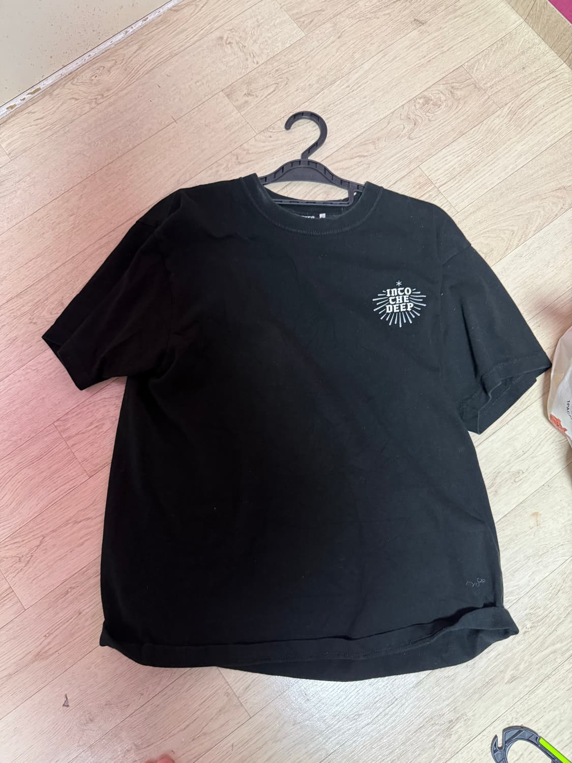 인투더딥 반팔티 상품이미지1