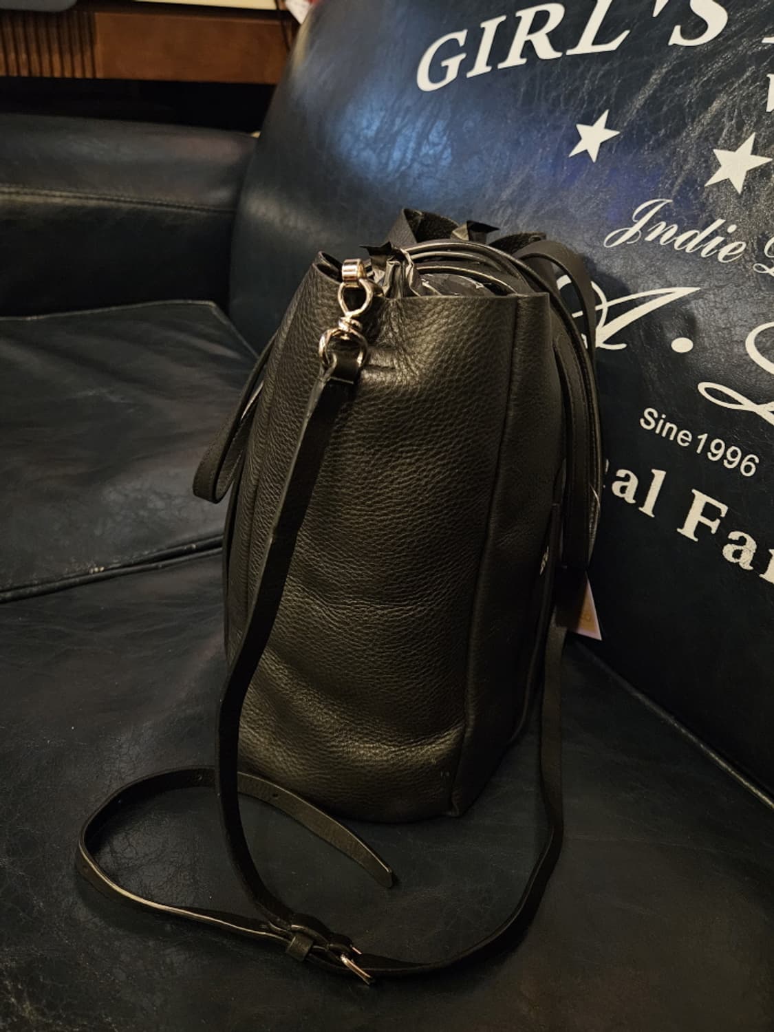 발렌시아가 블랙 에브리데이 토트백 ( 24X26X11 ) / 10029 상품이미지3