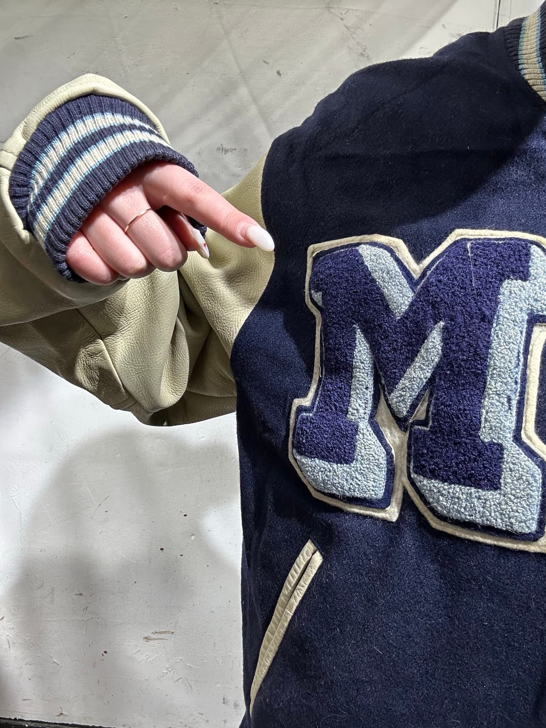 일본 빈티지 블랙 자수 가죽 레더 바시티 스타디움 자켓  상품이미지4