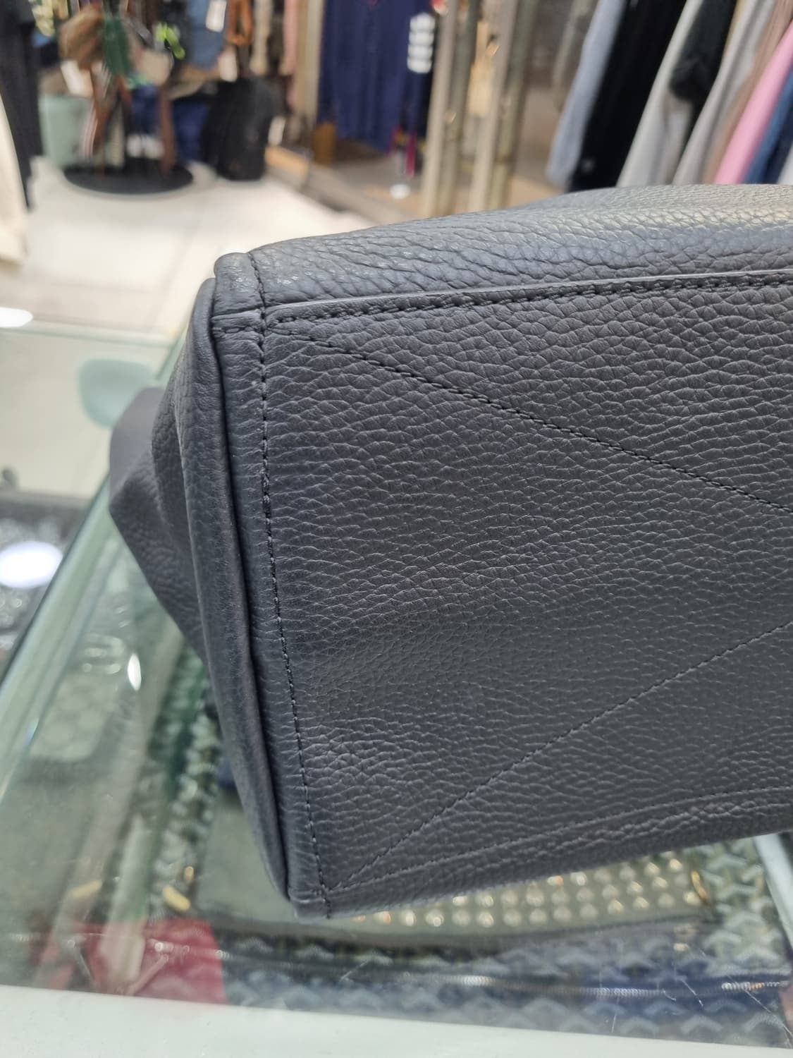 마크 제이콥스 블랙 가죽 토트백 상품이미지5