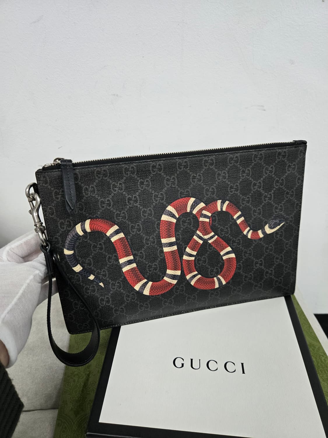 [보증서 정품] 구찌 킹스네이크 클러치백 상품이미지4