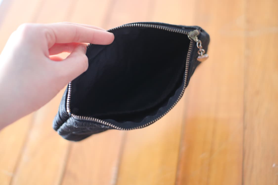 모스치노 블랙 하트 파우치 상품이미지4