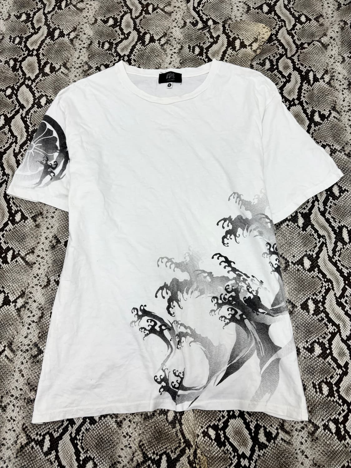 “Vintage” Oriental Print White Tee 상품이미지1