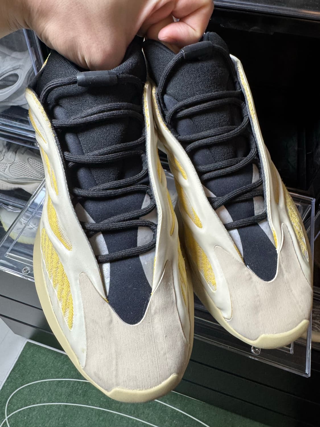 [290] 이지 Yeezy 700 V3 모노 사플라워 상품이미지2