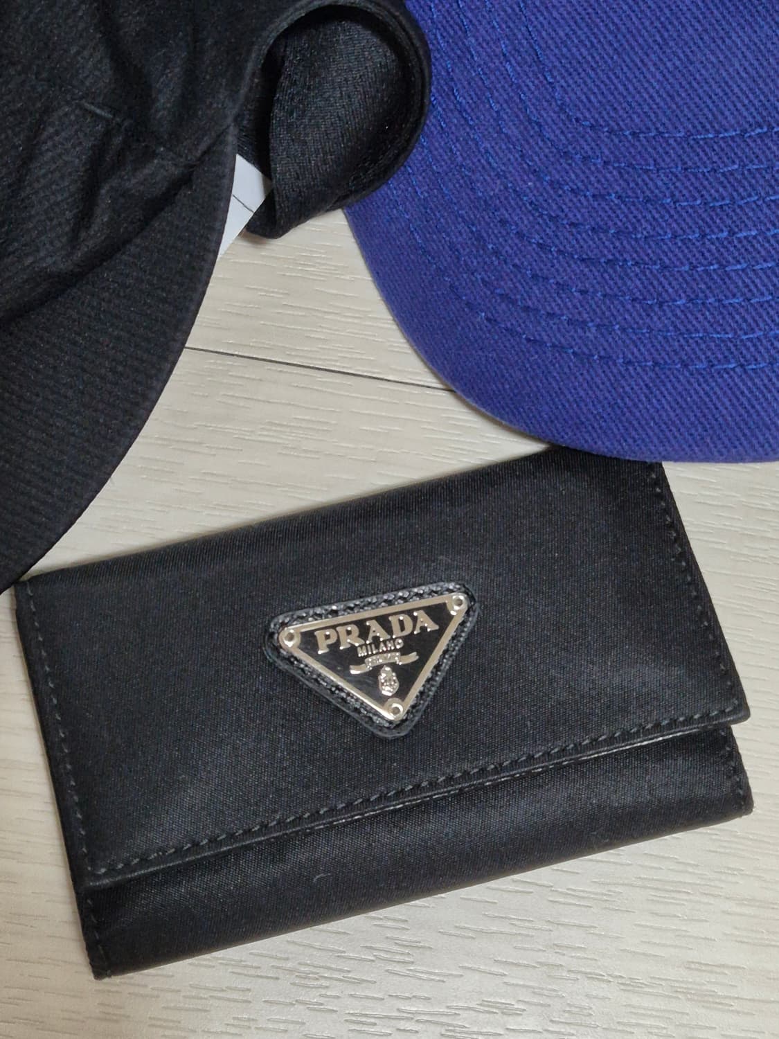 프라다 사피아노 키월렛 지갑 블랙 상품이미지1
