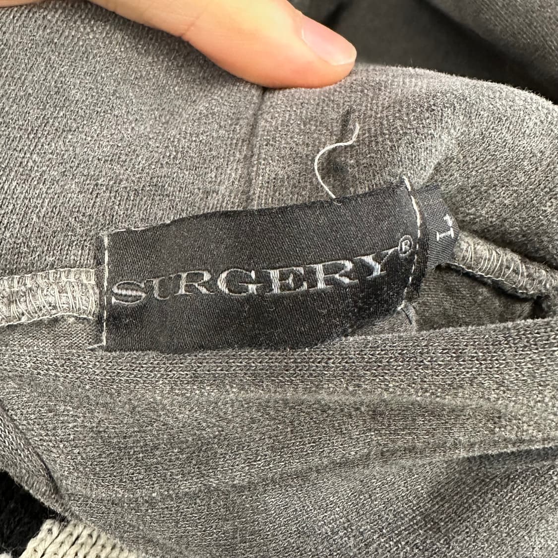 L 써저리 페이즐리디스트로이드 차콜 후드티 상품이미지4