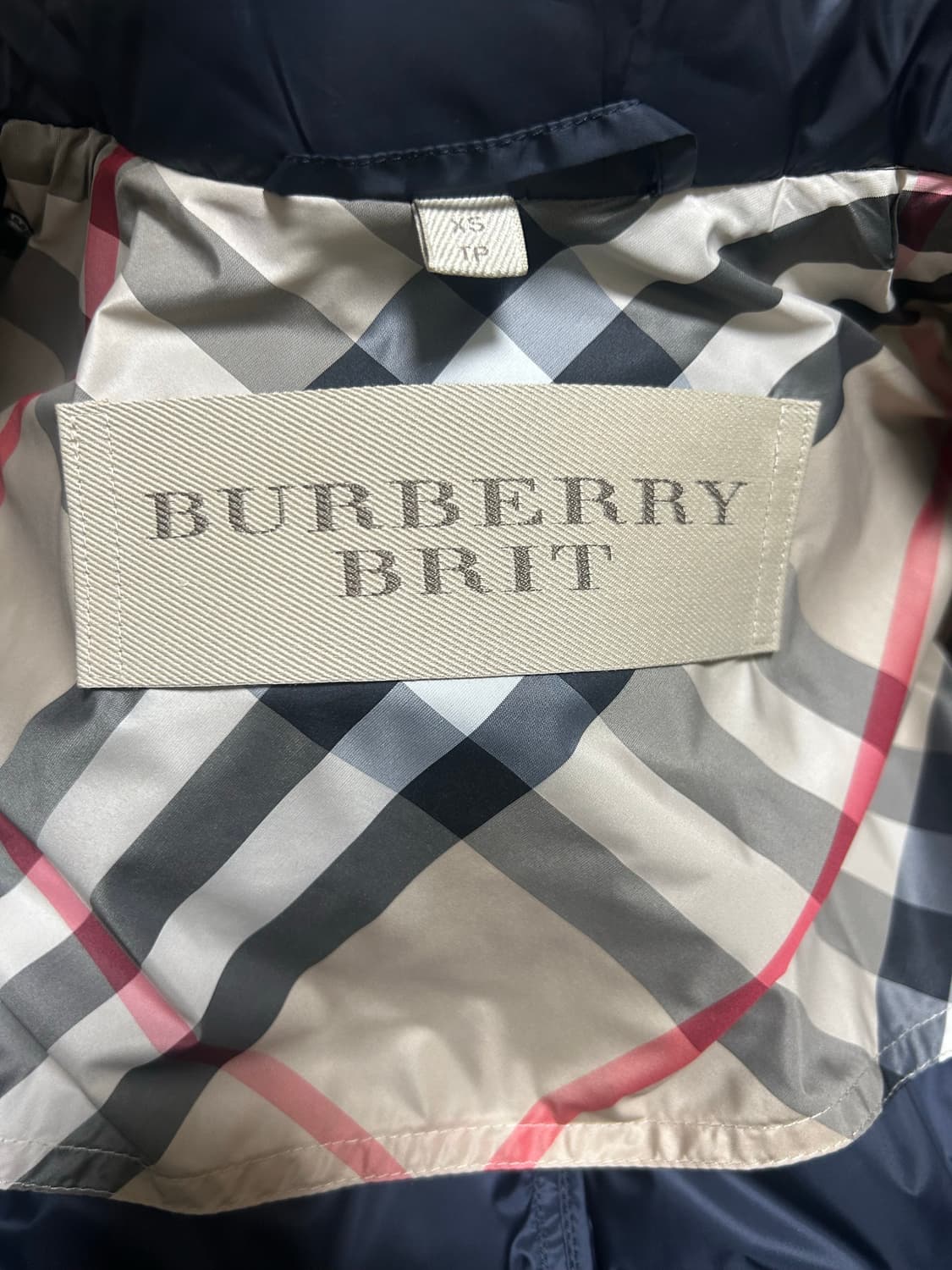 정품 버버리 데일스버리 여성 다운 경량 숏패딩 다크인디고색상 -새상품- 상품이미지7