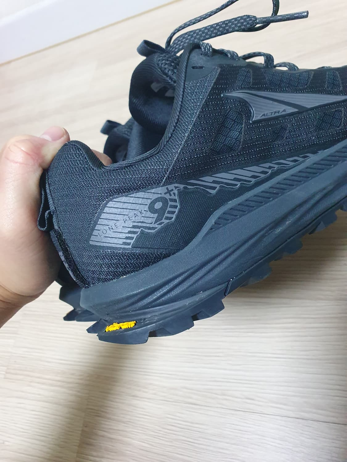 알트라 론픽9 플러스 트레일러닝화 265 상품이미지6