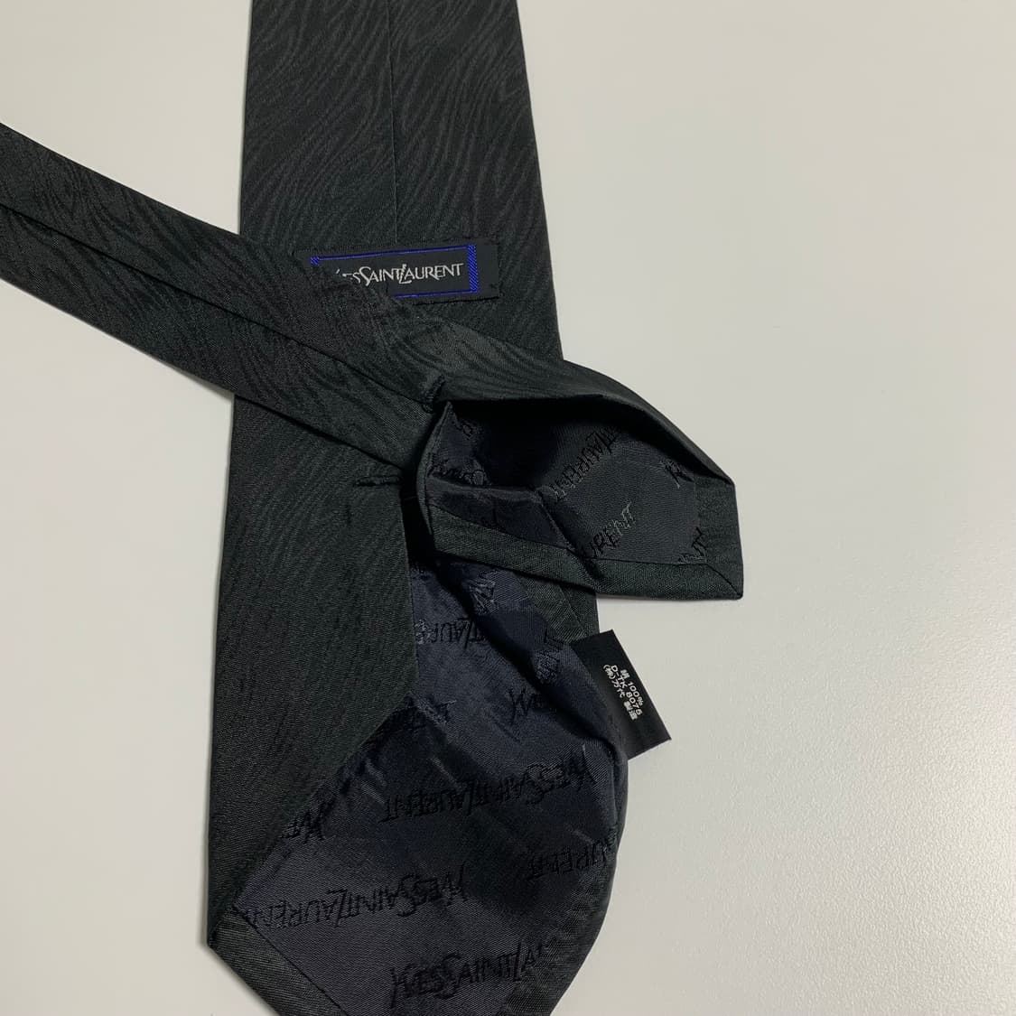 입생로랑(YSL) 블랙 명품넥타이 100실크 새상품급 8.3cm 상품이미지7