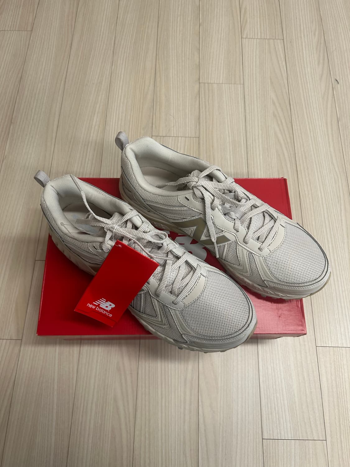 뉴발란스 MT410 운동화 280 베이지 새제품 상품이미지3