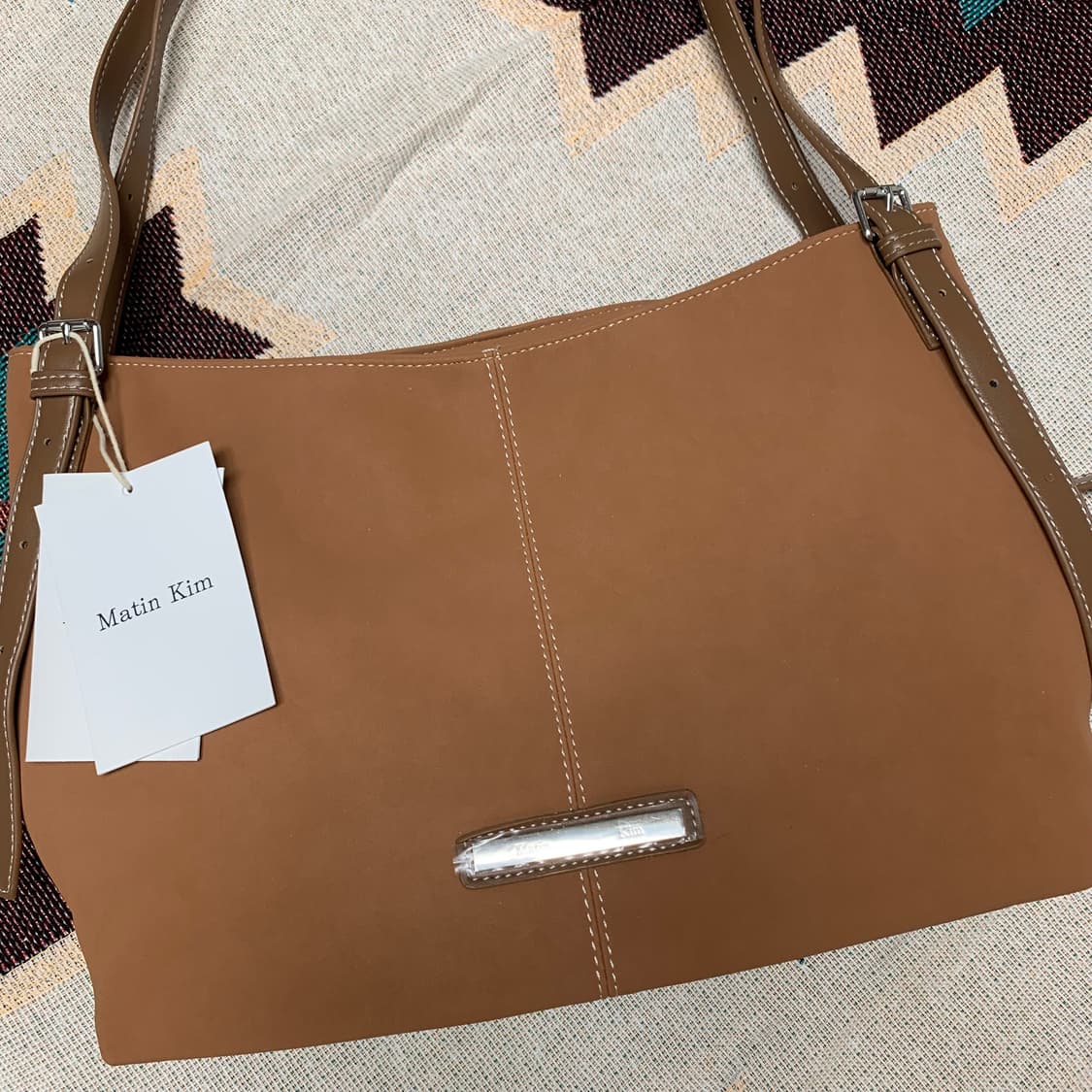 새상품) 마뗑킴 스웨이드 레더백 보부상백 상품이미지1