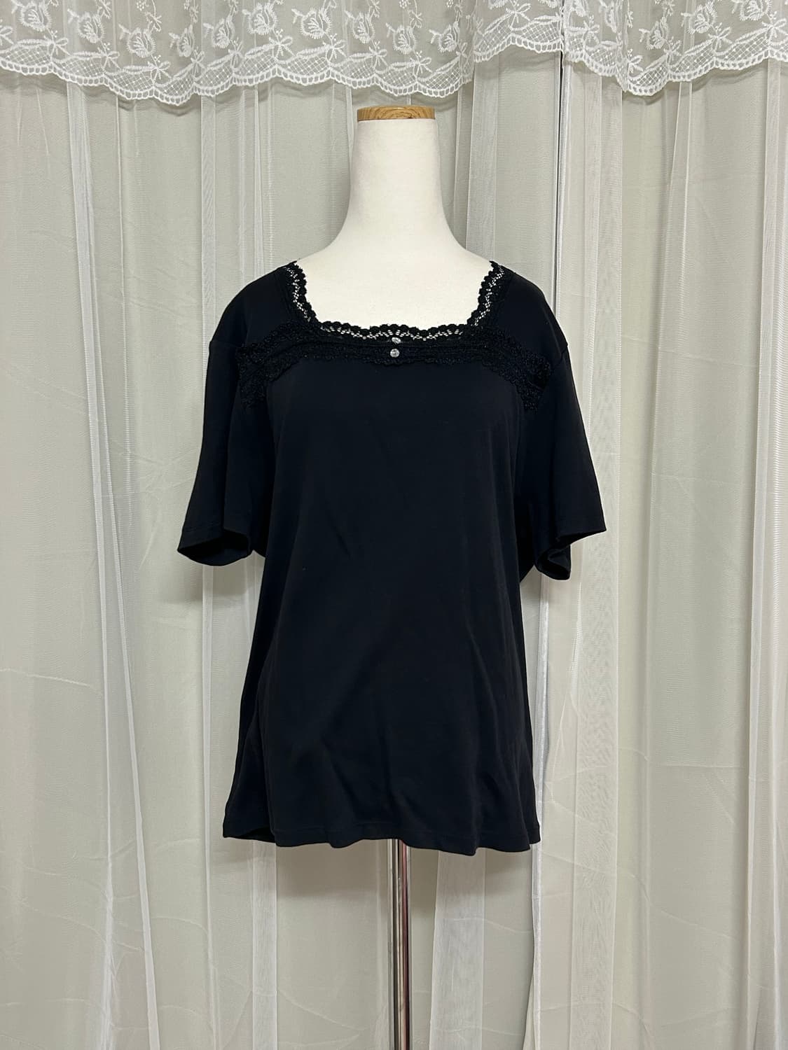 Theoria 공겜여주 레이스 큐빅 반팔 탑 상품이미지1