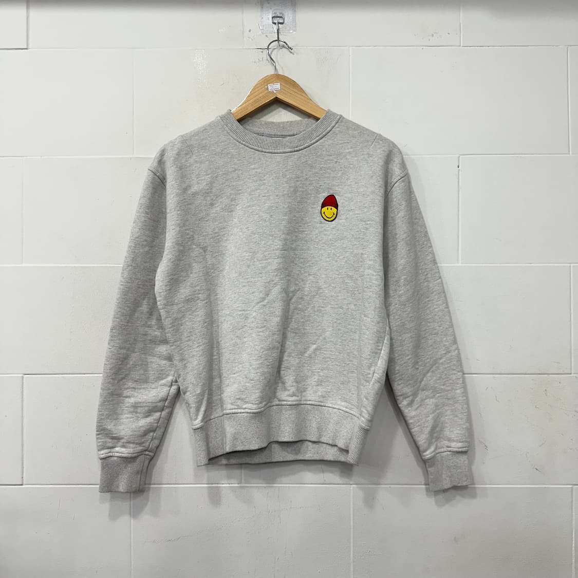 아미 스마일 맨투맨 상품이미지1