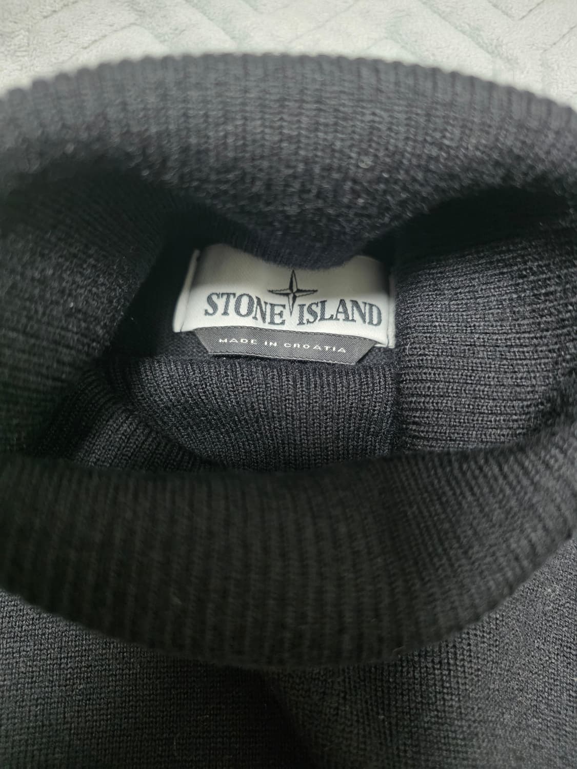 스톤아일랜드 블랙 터틀넥 s사이즈 상품이미지4